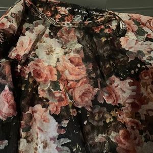 Long sleeve small mesh top black floral